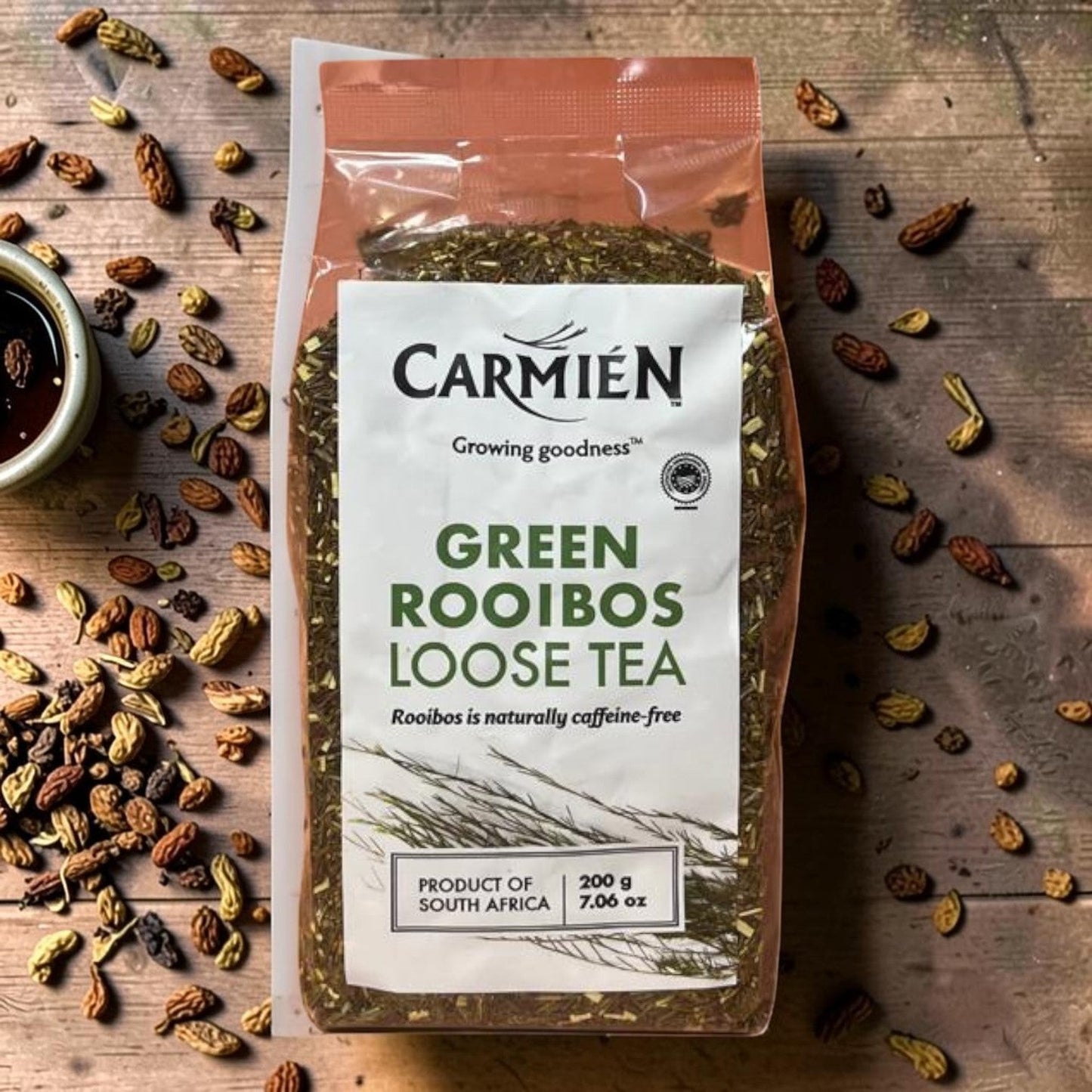 Die Spens Clarens Carmien Green Rooibos Loose Tea bag with a slightly green taste and caramel flavour. Naturally caffeine-free.