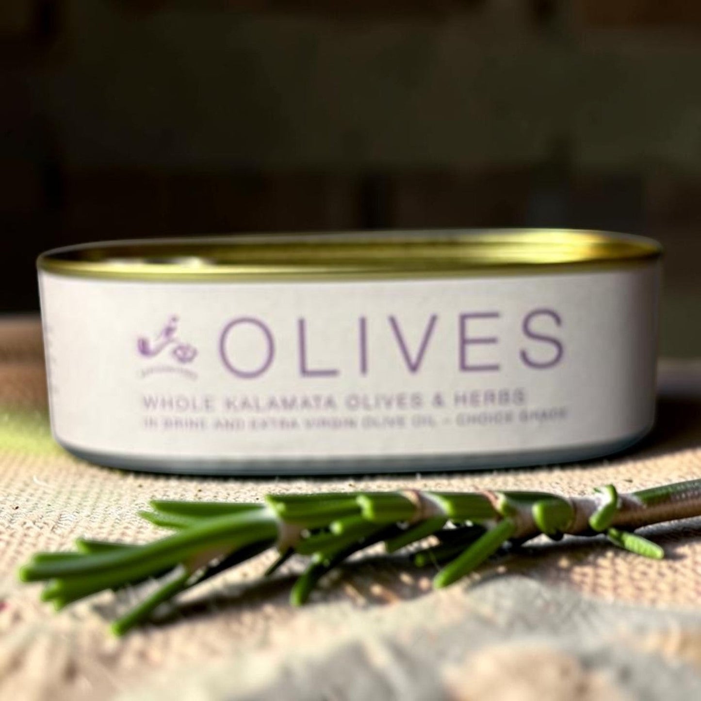 Die Spens Clarens Babylonstoren Kalamata Olives with Herbs in brine and extra virgin olive oil, choice grade.