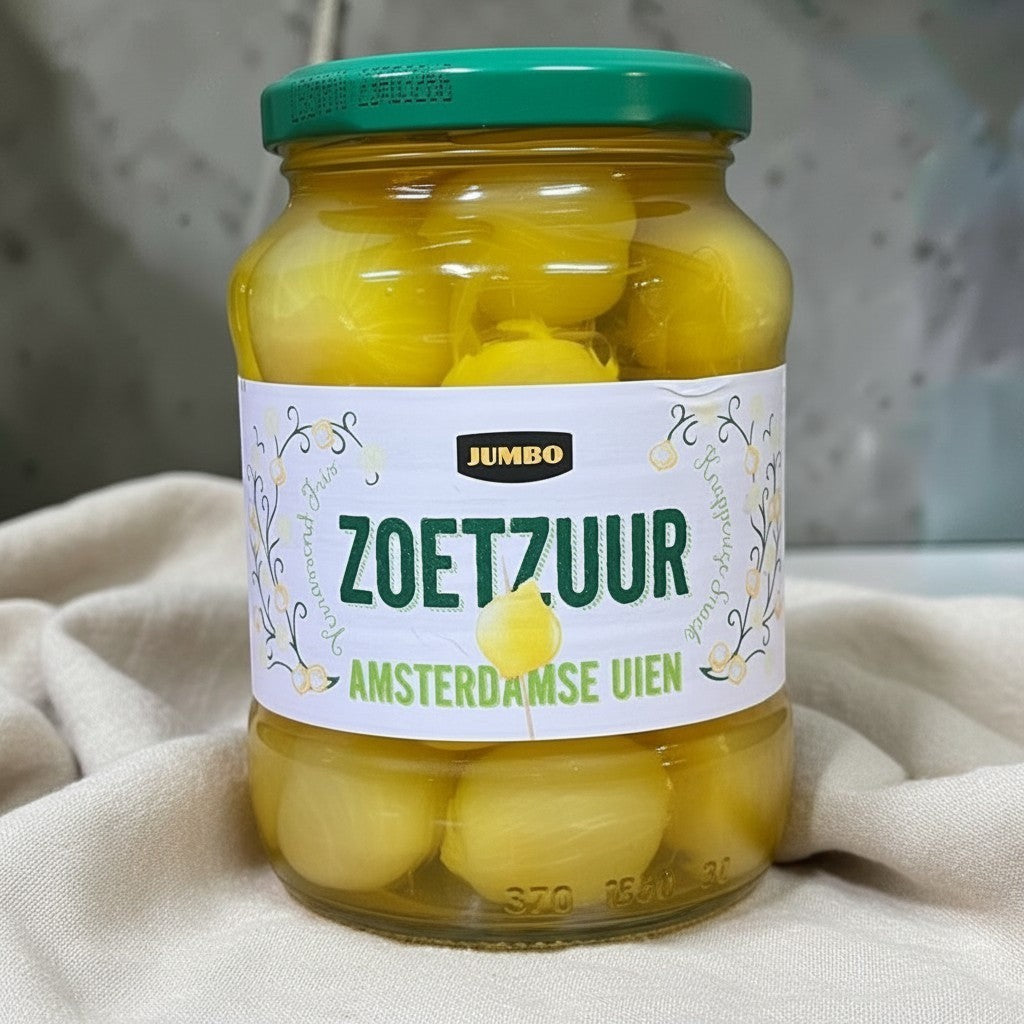 Die Spens Clarens jar of Hollandia Zoetsuur Amsterdamse Uien, sweet and sour pickled onions.