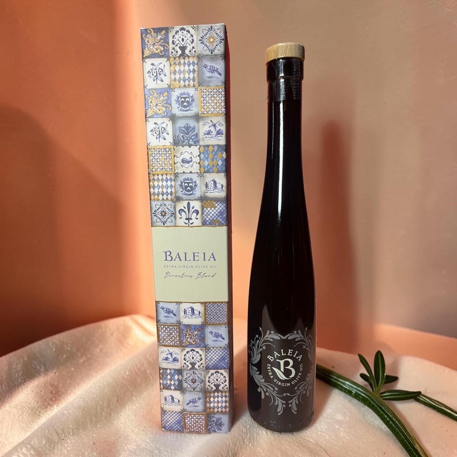 Die Spens Clarens Baleia Director's Blend extra virgin olive oil in a dark glass bottle with decorative box.