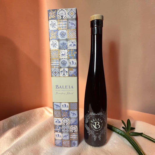 Die Spens Clarens Baleia Director's Blend extra virgin olive oil in a dark glass bottle with decorative box.