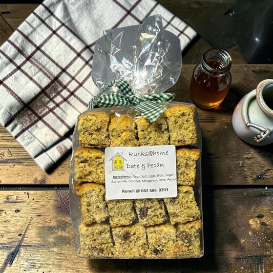 Die Spens Clarens Date & Pecan Rusks, baked with flour, bran, dates, and pecans. Perfect for dunking.