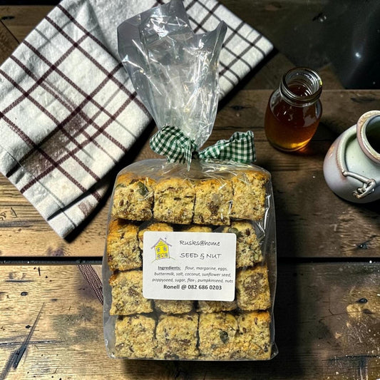 Die Spens Clarens Seed & Nut Rusks packed in a clear bag, featuring a blend of seeds and nuts for a crunchy, wholesome snack.